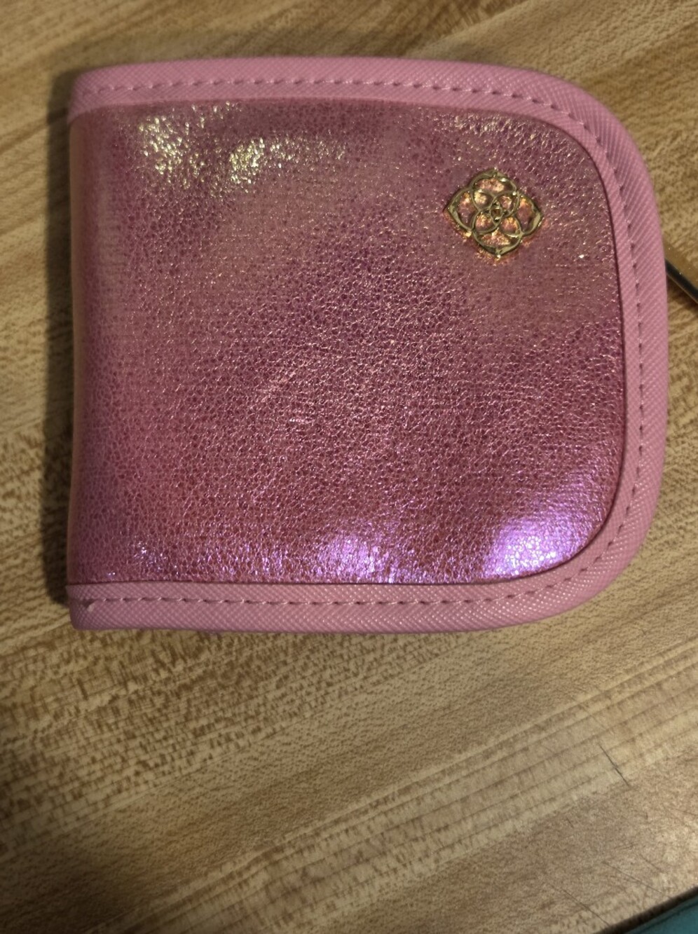 Kendra Scott NWT Pink Irradescent Traveling Jewelry Case
